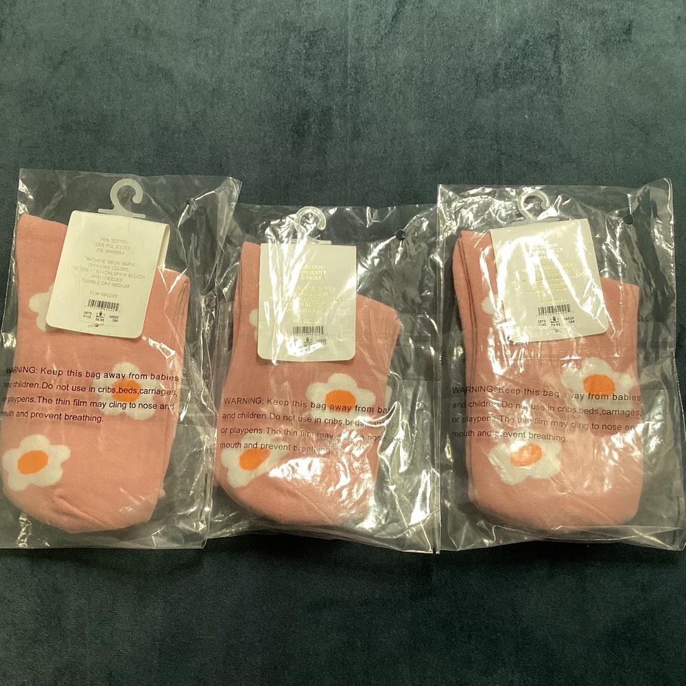 LA Hearts Daisy Flower Pink Socks Bundle